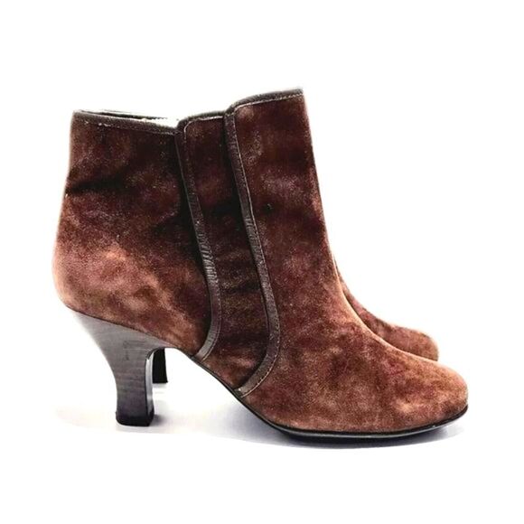 Sofft Ankle Boot Women’s Size 8 Wide Brown Suede Stiletto Heel Booties Shoe - Picture 2 of 8